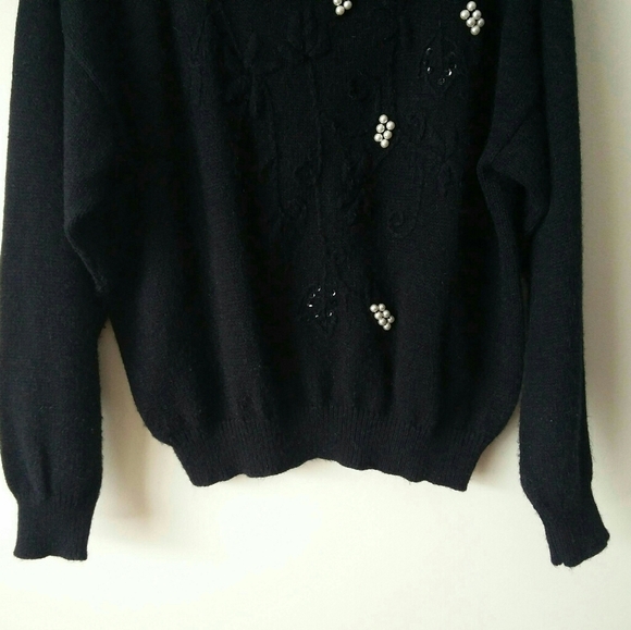 VINTAGE 1980's Jessica Black Textured Knit Faux Pearl Angora Blend Sweater - Picture 6 of 11